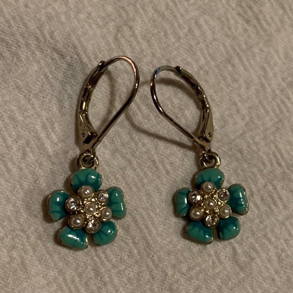 blue flower shaped dangling earrings